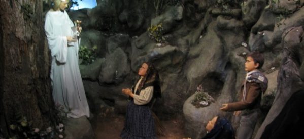 Francisco canoniza a dos de los videntes de Fátima