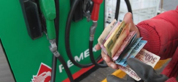 Llaman obispos al Gobierno a reconsiderar el aumento al precio de la gasolina Llaman obispos al Gobierno a reconsiderar el aumento al precio de la gasolina