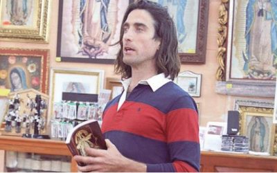 Recorrió el continente en bicicleta y quedo cautivado por la Virgen