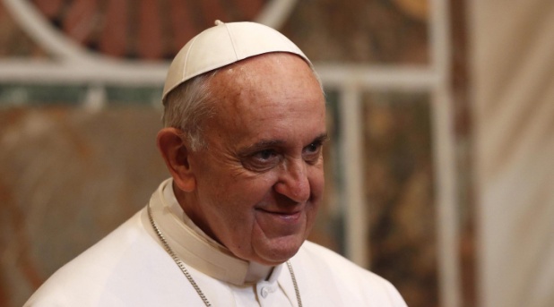 Continuemos orando por la paz, exhorta el Papa