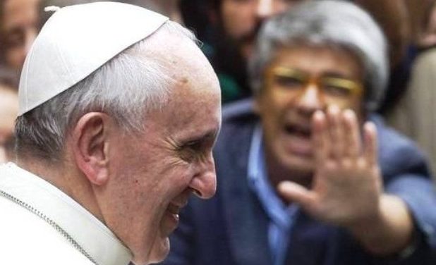 Necesitamos comunidades solidarias que vivan el amor de manera práctica