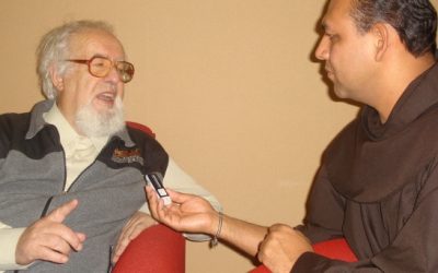 Falleció el padre Larrañaga. Lo recordamos con una entrevista