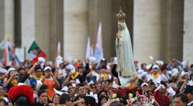 La mirada de María nos indica a Jesús: Papa Francisco