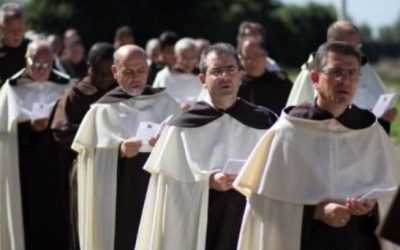 Debemos sabernos “invadidos” por la presencia de Dios