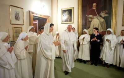 Monasterios, mantener encendida la lámpara de la esperanza