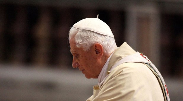 Benedicto, “prisionero” en el Vaticano