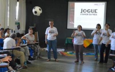 Religiosas en el campo de juego del Mundial de futbol