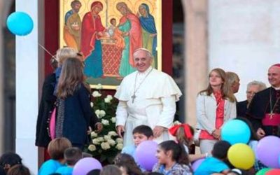 Francisco pide a las familias rezar por el Sínodo dedicado a ellas