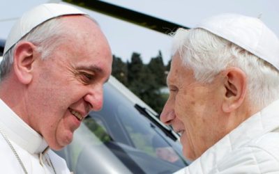 Benedicto y Francisco, a un año de la renuncia