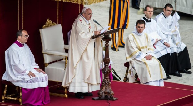 Papas santos, testigos de la bondad y misericordia de Dios