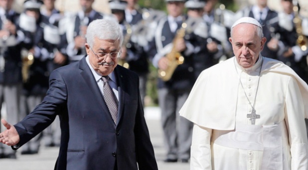 El Papa frente a dos muros