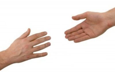 Manos amigas después de un fracaso