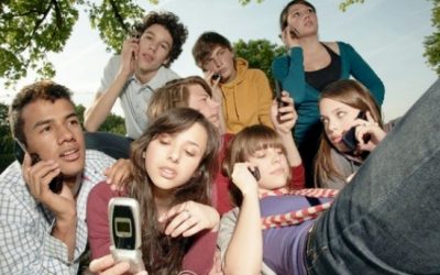 Supercomunicadores, pero distantes