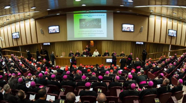 Escándalo y locura en el Vaticano