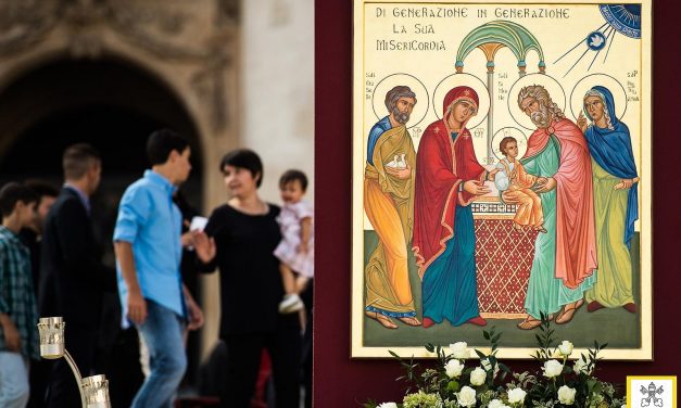 «Cuidemos de la familia»: Francisco al Sínodo