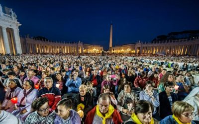 Familia, escuela de humanidad: vigilia de oración por el Sínodo