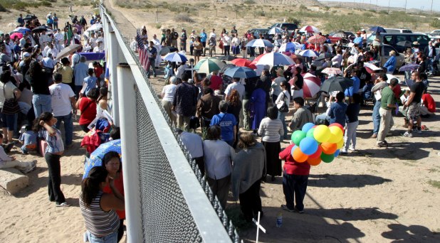 “Invitamos al Papa a venir a la frontera”: obispos de Texas y Juárez