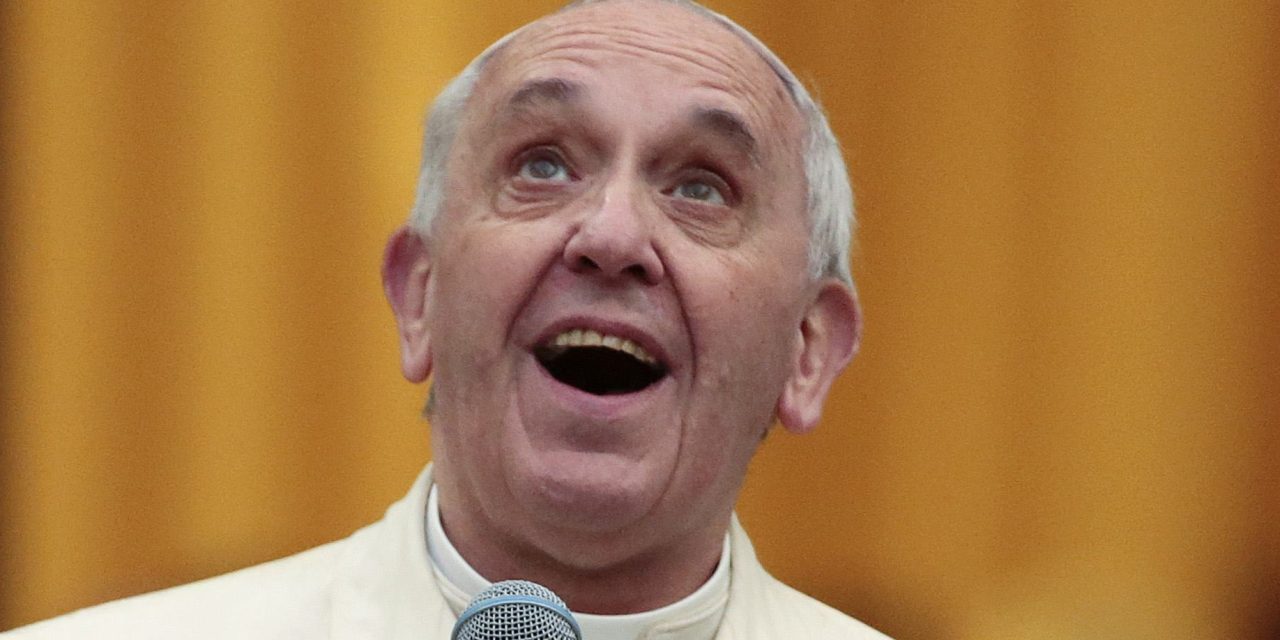 Nos gusta estar enjaulados por tantos fuegos artificiales: Papa Francisco