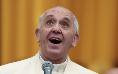 Nos gusta estar enjaulados por tantos fuegos artificiales: Papa Francisco