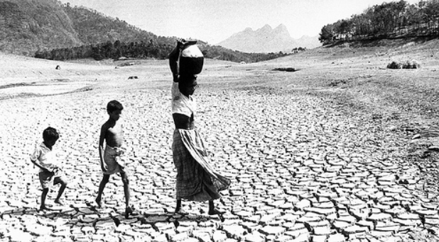 Por Navidad ¿por qué no regalas agua a tantos que se mueren de sed?