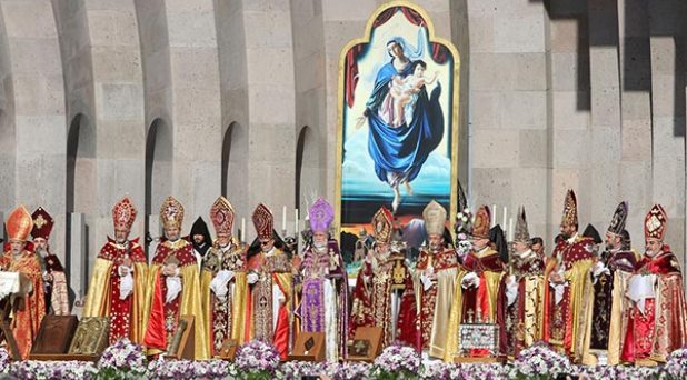 Iglesia armenia canoniza a víctimas del genocidio