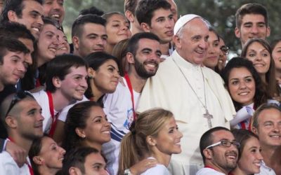 Francisco anima a jóvenes a ser instrumentos de paz