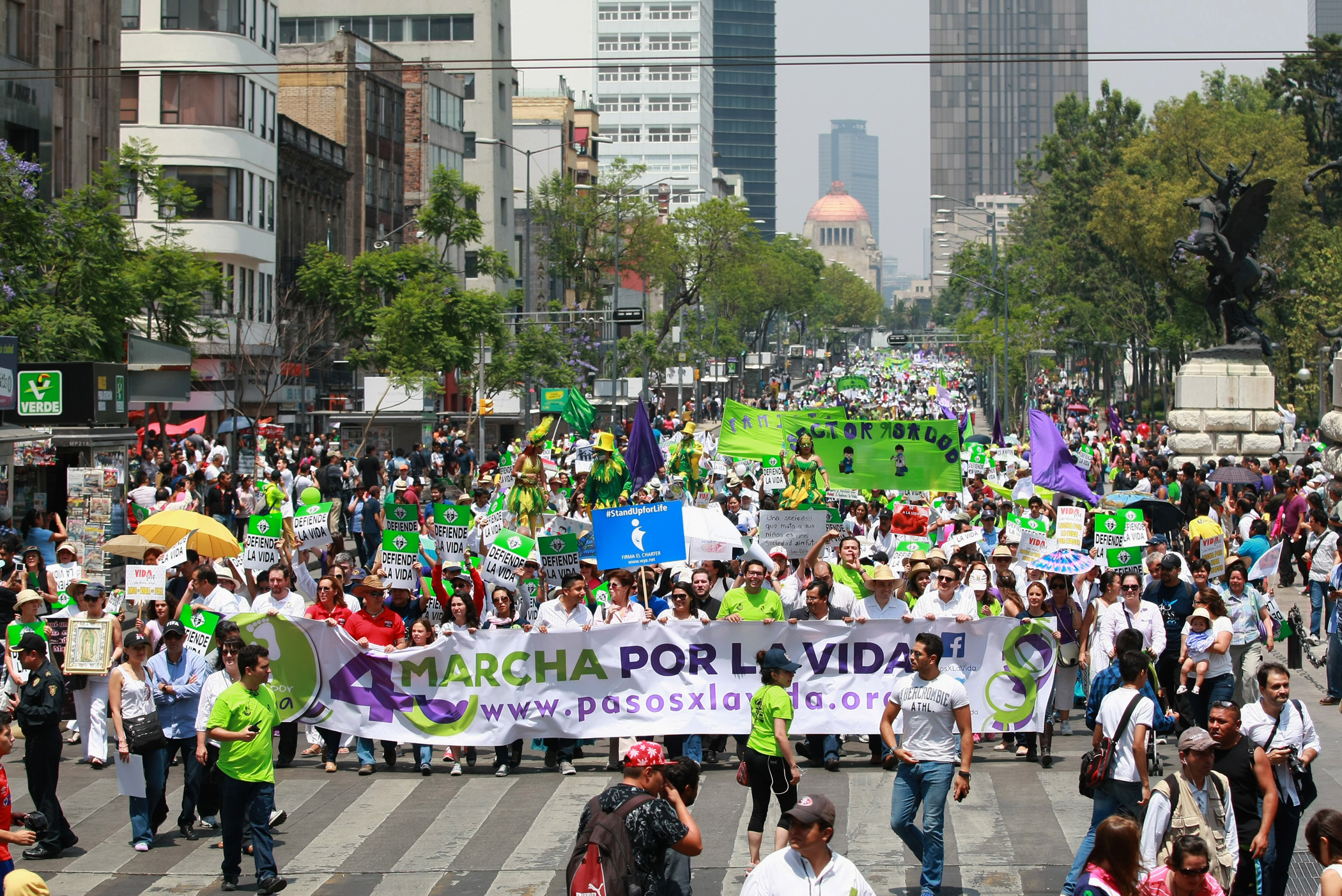 Masiva marcha de amor por la vida: más de 10 mil marchan por el fin del aborto