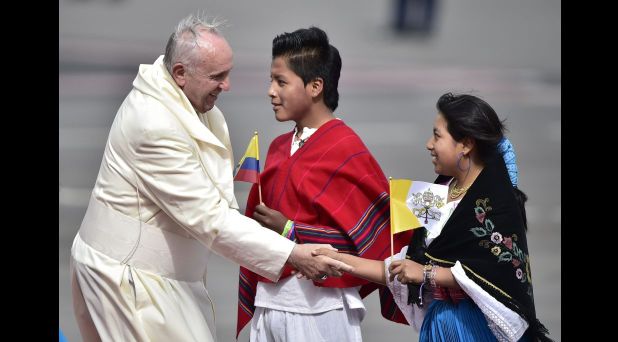 Inicia Francisco visita pastoral a Ecuador