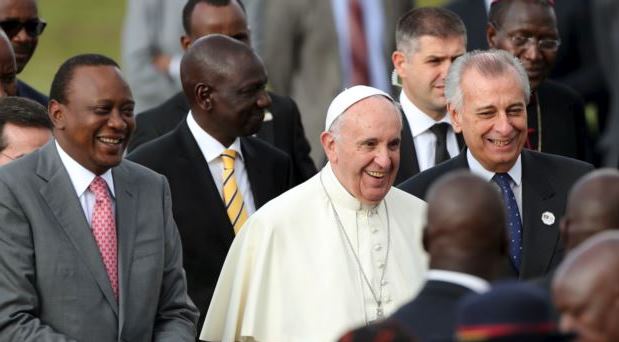 Francisco inicia su visita a Kenia: peregrino de paz y reconciliación