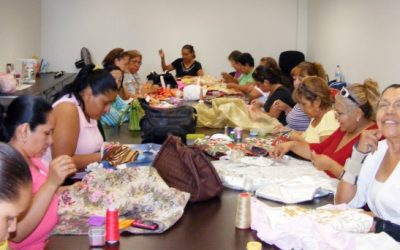 Urge afirmar el papel insustituible de la mujer en la familia y en la sociedad: Francisco