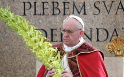 Jesús, en el culmen del anonadamiento, revela el rostro auténtico de Dios, que es misericordia