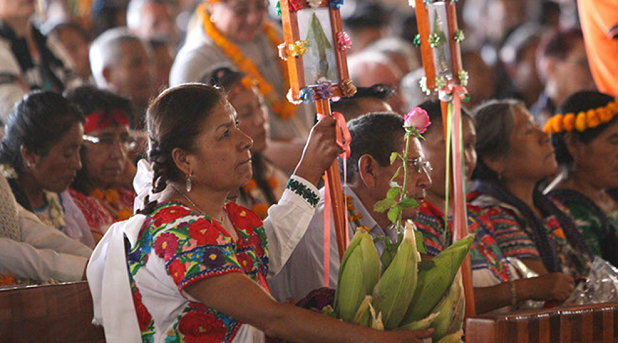 Agradecen aprobación del Misal en náhuatl