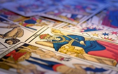 ¿Por qué hoy la gente acude más a los adivinos?