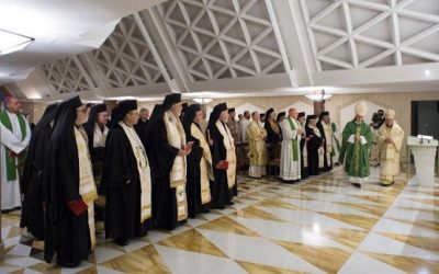 Francisco celebra misa «por el pueblo crucificado»