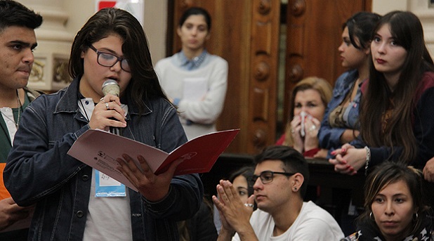Jóvenes buscan soluciones a la corrupción que se vive en México