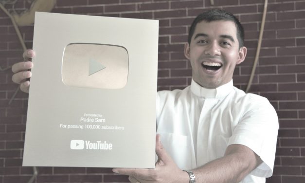 Padre Sam gana el botón de plata de YouTube