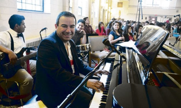 Dona sus talentos para formar y educar