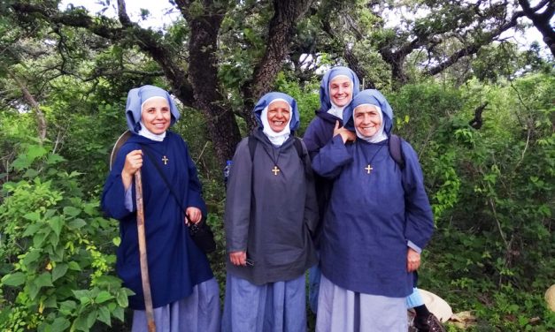 Un lugar para elevar a Dios una alabanza día y noche