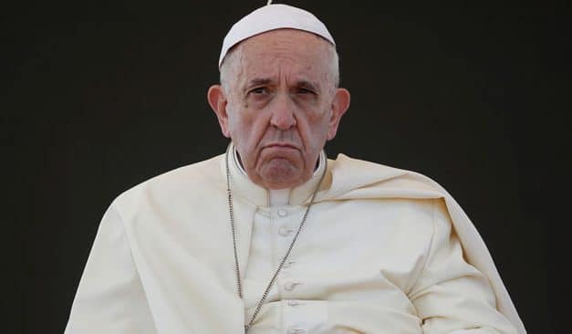 Francisco rechaza conspirar para erradicar conspiraciones