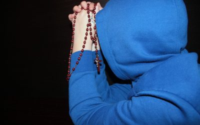 Recemos el rosario en familia