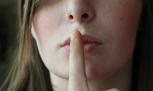 ¡Silencio, por favor!