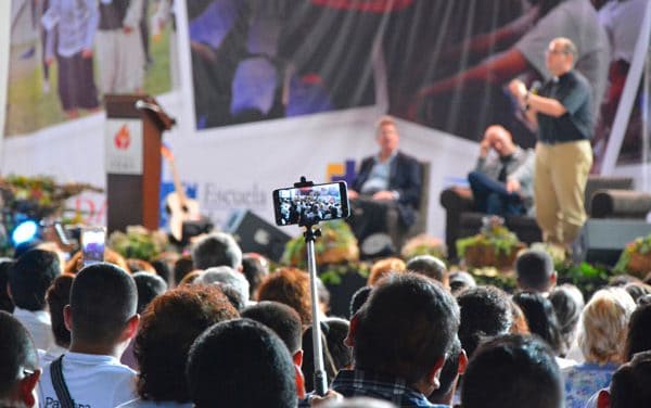 La fe católica y los «millennials» pueden marchar hombro con hombro