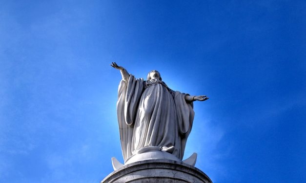 Bajo tu amparo nos acogemos…