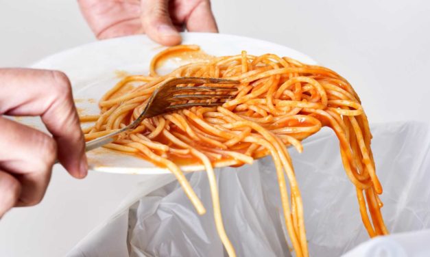 Algunos mueren de hambre y otros derrochan alimentos