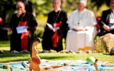 Inculturación y la estatuilla de indígena embarazada