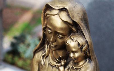 «Y María, en medio de la turbulencia del mundo…»