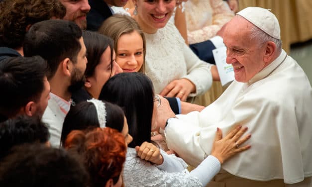 Papa Francisco califica la violencia a la mujer de «profanación a Dios»