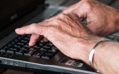 Con títulos y sin títulos ante Internet
