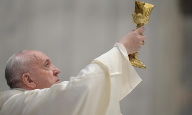 El Papa envía mensaje a los sacerdotes en la Misa de la Cena del Señor