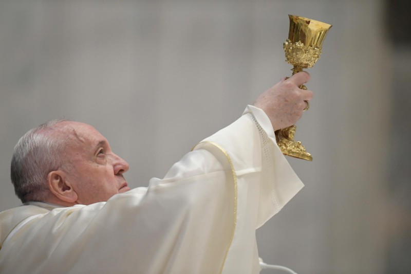 El Papa envía mensaje a los sacerdotes en la Misa de la Cena del Señor